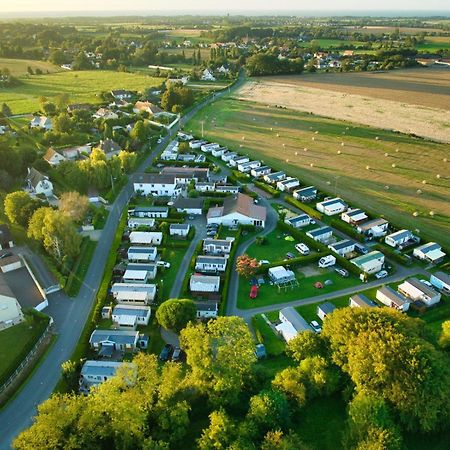 Le Clos Tranquille Hotell Gonneville-en-Auge Exteriör bild