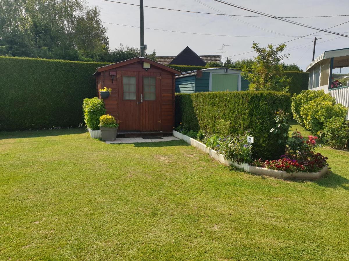 Le Clos Tranquille Hotell Gonneville-en-Auge Exteriör bild