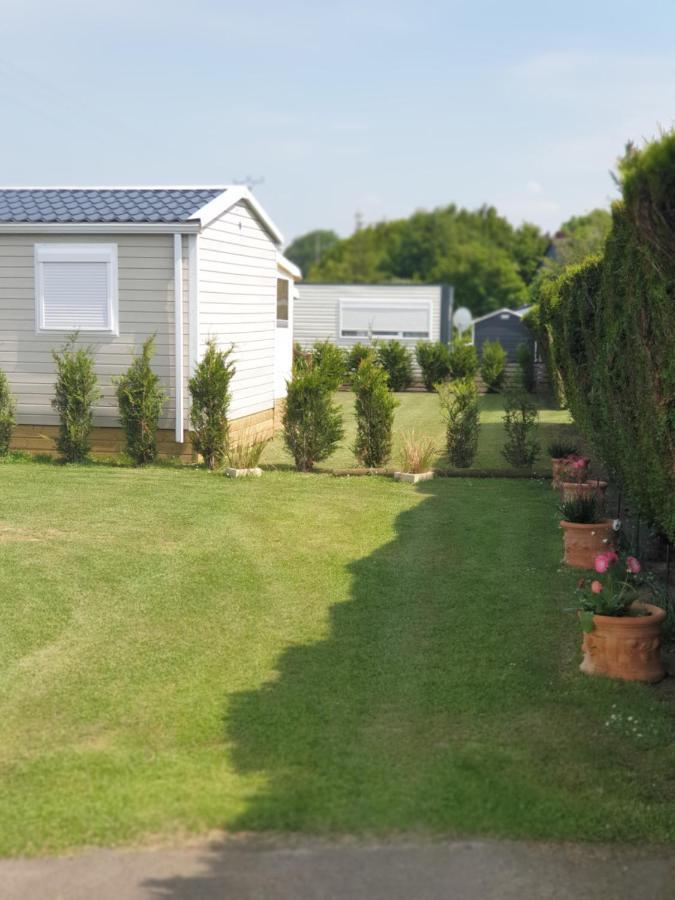 Le Clos Tranquille Hotell Gonneville-en-Auge Exteriör bild